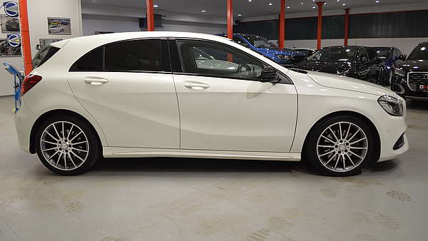 Mercedes A220 CDI AMG (Facelift) Foto 5