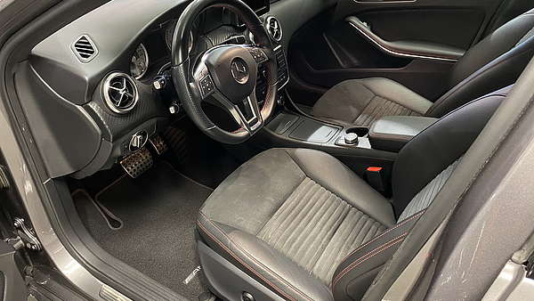 Mercedes A220 CDI AMG grau Foto 11