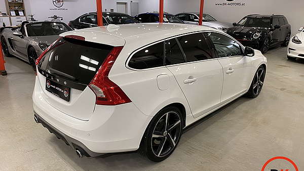 Volvo V60 D4 AWD Momentum R-Design Foto 10