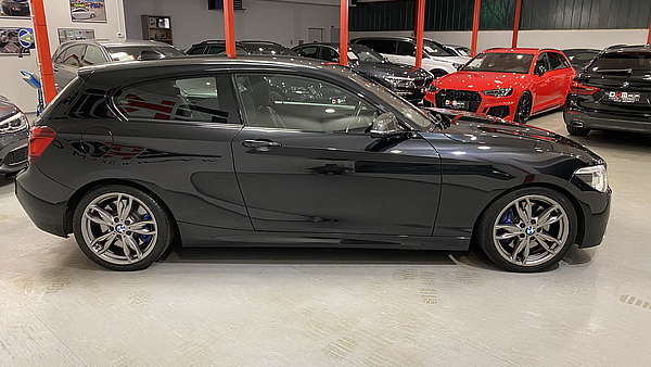 BMW M135i xDrive Automatik Foto 5