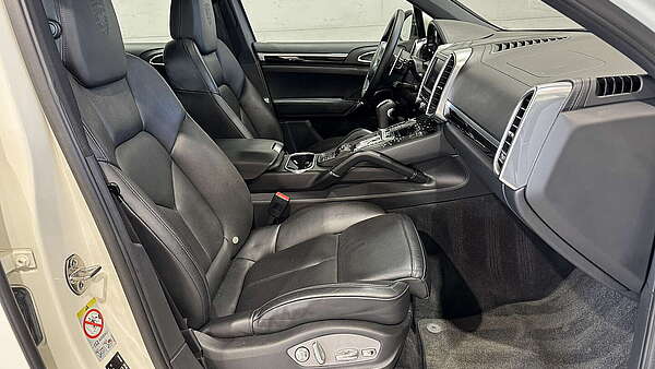 Porsche Cayenne II S Hybrid Autm. 2010 Foto 16