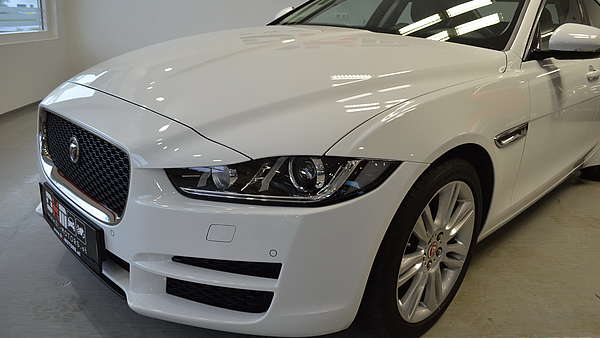 Jaguar XE 20d Prestige Autom. Foto 9