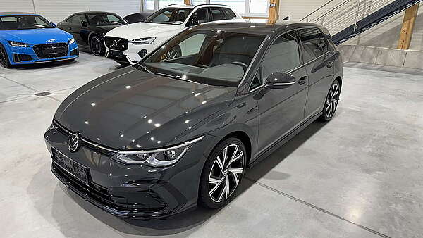 VW Golf 8 R-Line 1,5 TSI grau Foto 5