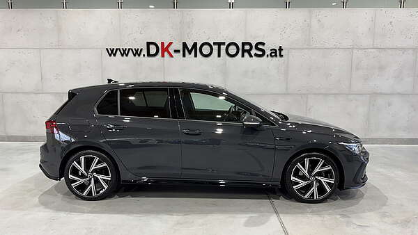 VW Golf 8 R-Line 1,5 TSI grau Foto 0