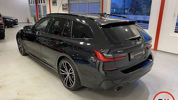 BMW 330e G21 Hybrid xDrive Touring Autm. M-Paket Foto 3