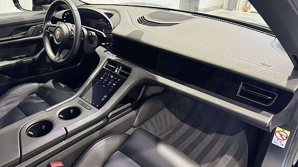 Porsche Taycan Basis Plus 83,7 kWh Foto 20