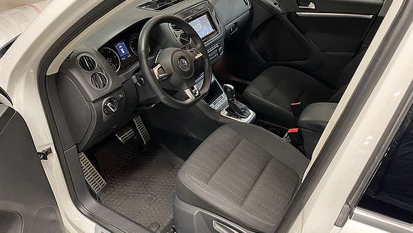 VW Tiguan 2.0 TDI DSG 4-Motion R-Line Foto 14