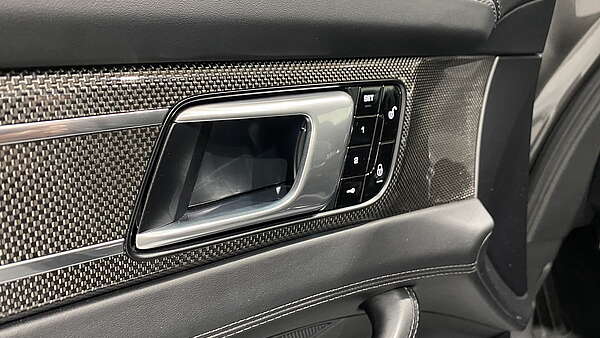Porsche Panamera 4 e-Hybrid Sport Turismo Foto 23