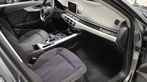 Audi A4 Avant B9 2.0 TDI Automatik Foto 11