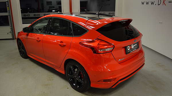 Ford Focus 1,5 Eco Boost ST-Line Foto 2