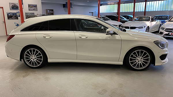 Mercedes CLA 250 4-Matic Shooting Brake AMG Line Foto 5