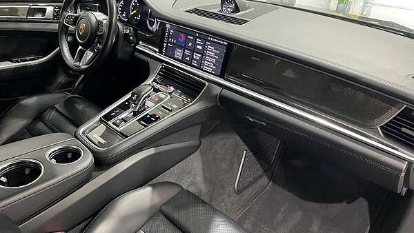 Porsche Panamera 4 e-Hybrid Sport Turismo Foto 26