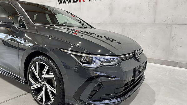 VW Golf 8 R-Line 1,5 TSI grau Foto 8
