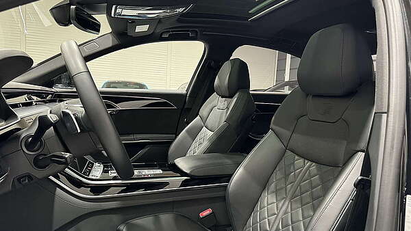 Audi A8 60 TFSI e PHEV Quattro Foto 15