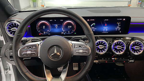 Mercedes CLA 200d SB AMG Line weiss 2020 Foto 18