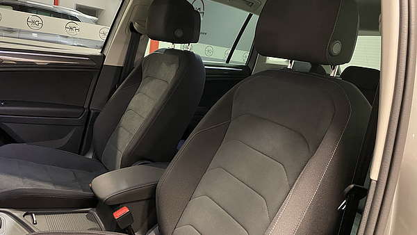 VW Tiguan 2.0 TDI DSG Highline R-Line Foto 24