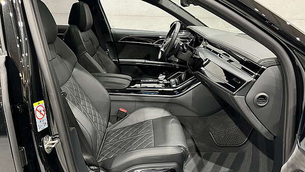 Audi A8 60 TFSI e PHEV Quattro Foto 21
