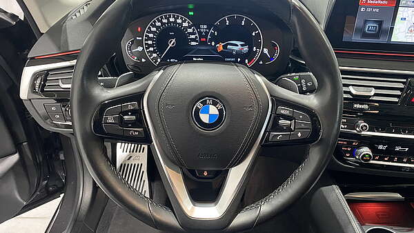 BMW 530d xDrive G31 Kombi Luxury Line Autm. Foto 14