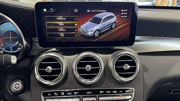 Mercedes GLC220d 4Matic AMG-Line Spektralblau Foto 27