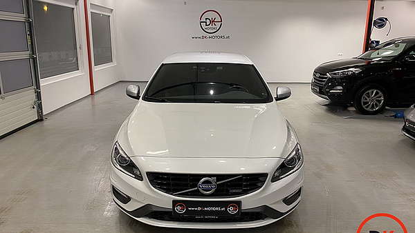 Volvo V60 D4 AWD Momentum R-Design Foto 12