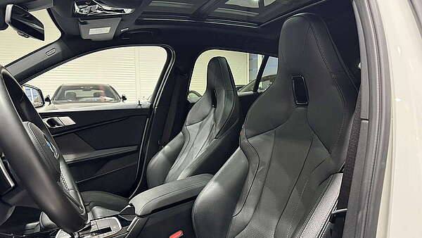 BMW M135i xDrive F40 Performance Foto 16