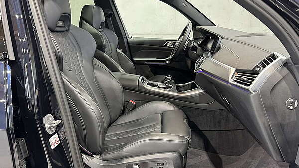 BMW X5 30d xDrive G05 M-Sport Carbon Schwarz 2022 Foto 22