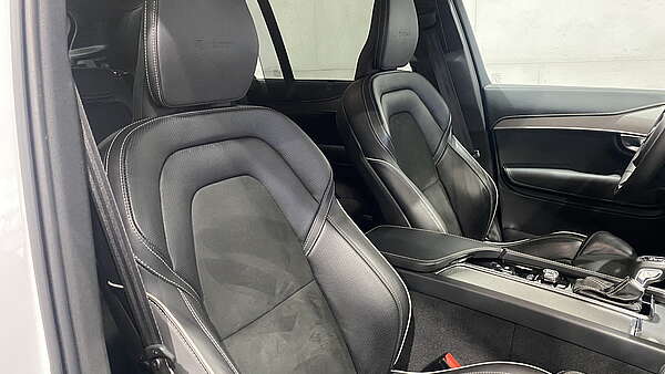 Volvo XC90 R-Design 7-Sitzer Autm. Foto 17