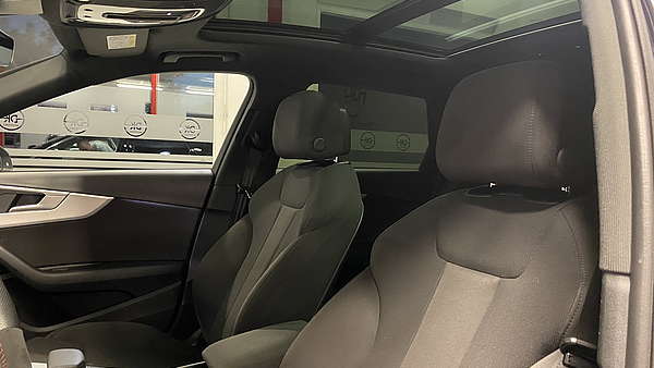 Audi A4 Avant 2.0 TDI Sport S-Tronic Foto 17