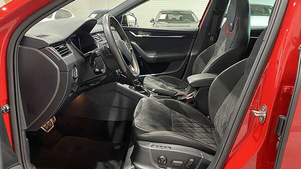 Skoda Octavia Combi RS 245 TSI DSG Facelift rot Foto 13