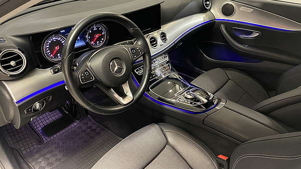 Mercedes E220d T Avantgarde Foto 12