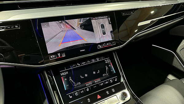 Audi A8 60 TFSI e PHEV Quattro Foto 46