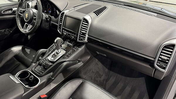 Porsche Cayenne II FL 3.0 Diesel Sport Design Foto 21