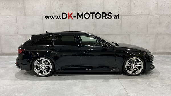 Audi RS4 Avant 2,9 TFSI B9 Exclusive Foto 0