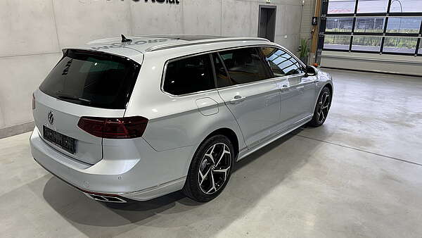 VW Passat Kombi 2.0 TDI DSG R-Line 2023 Nr.2 Foto 2