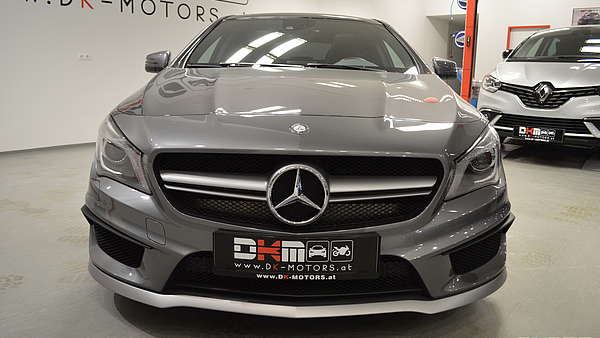 Mercedes CLA 45 AMG grau Foto 6