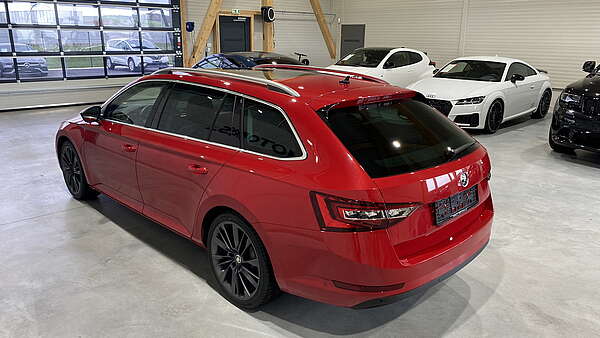 Skoda Superb Combi Style 2.0 TDI DSG Foto 5