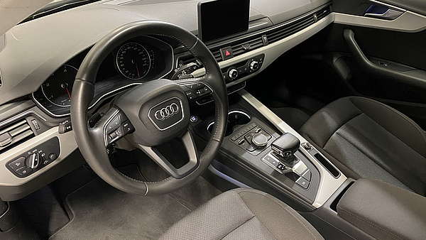 Audi A4 Avant B9 2.0 TDI schwarz Foto 10