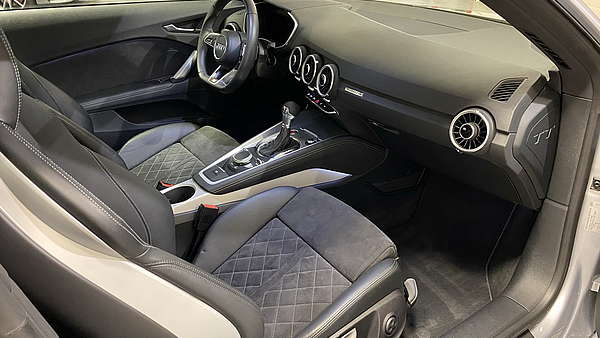 Audi TT Quattro 2.0 TFSI S-Tronic S-Line Foto 15