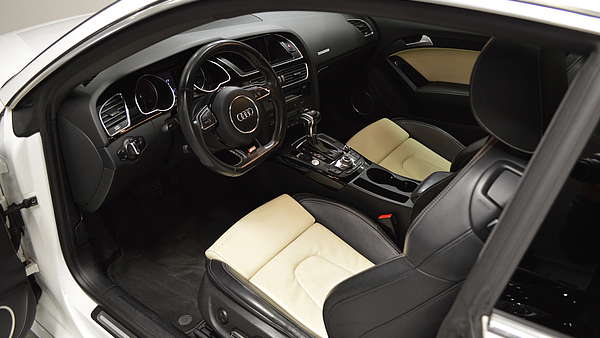 Audi A5 Coupe S-Line 3.0 TDI weiss Foto 9