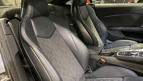 Audi TTS Coupe S-Tronic Foto 22