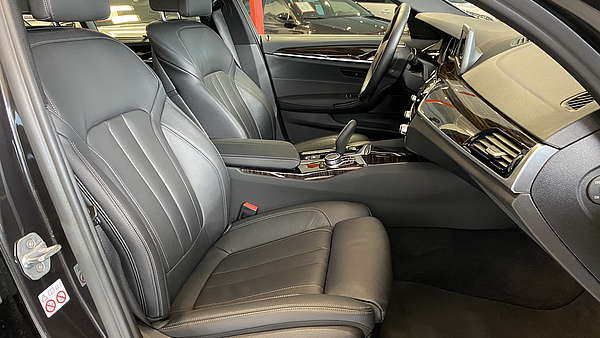 BMW 540i xDrive Automatik (G30) Foto 17