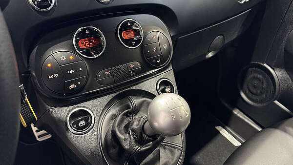 Abarth 695 Competizione 2023 Foto 22