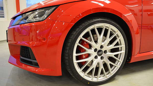 Audi TTS S-Tronic rot Foto 9