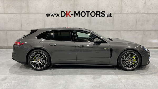 Porsche Panamera 4 e-Hybrid Sport Turismo Foto 0