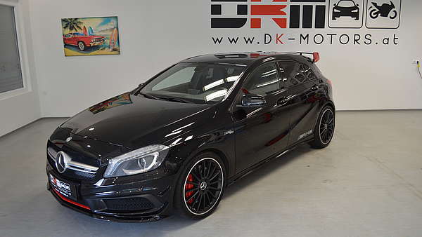 Mercedes A45 AMG schwarz Foto 0