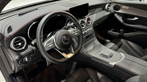 Mercedes GLC 300e Coupe 4Matic AMG Line (Facelift) Foto 14