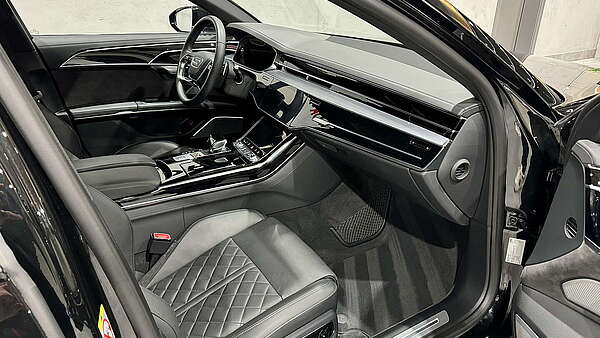 Audi A8 60 TFSI e PHEV Quattro Foto 20