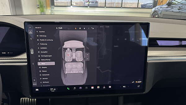 Tesla Model S Plaid (1020 PS) Foto 25