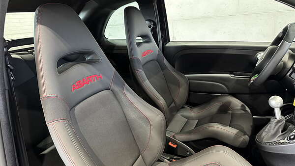 Abarth 695C Competizione 2023 Foto 19