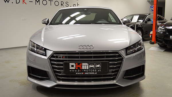 Audi TTS 8S silber Foto 6